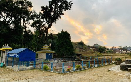 Över Himalayas toppar till bergsbyn Pokhara image