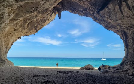 Vandring till Cala Luna stranden image