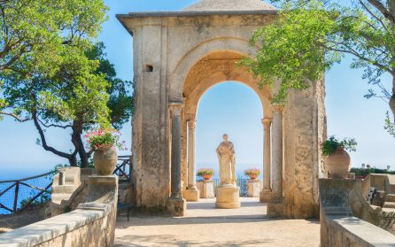Vandring genom bergen till Pogerola image