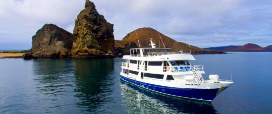 Galapagoskryssning med M/Y Monserrat hero image