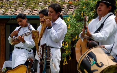 Marknaden i Otavalo och hantverksbyar image