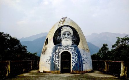 Yoga vid Ganges – Beatles Ashram – Delhi image