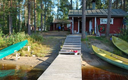 Flyg till Kuopio och buss till campen image