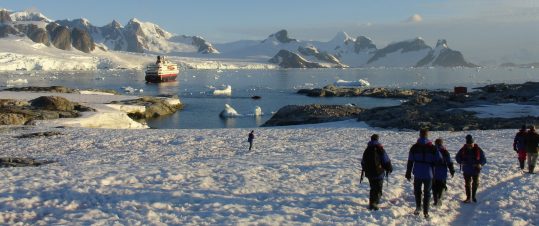 Antarktis och Rosshavet – Expeditionskryssning hero image